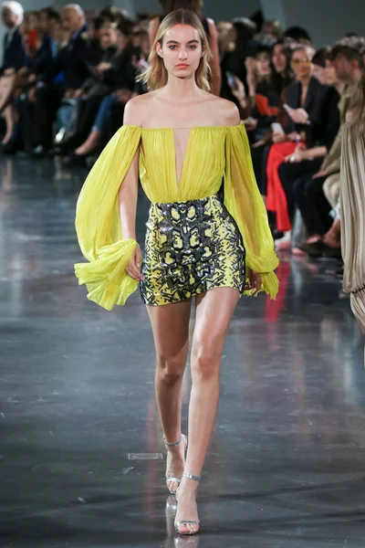Look 22